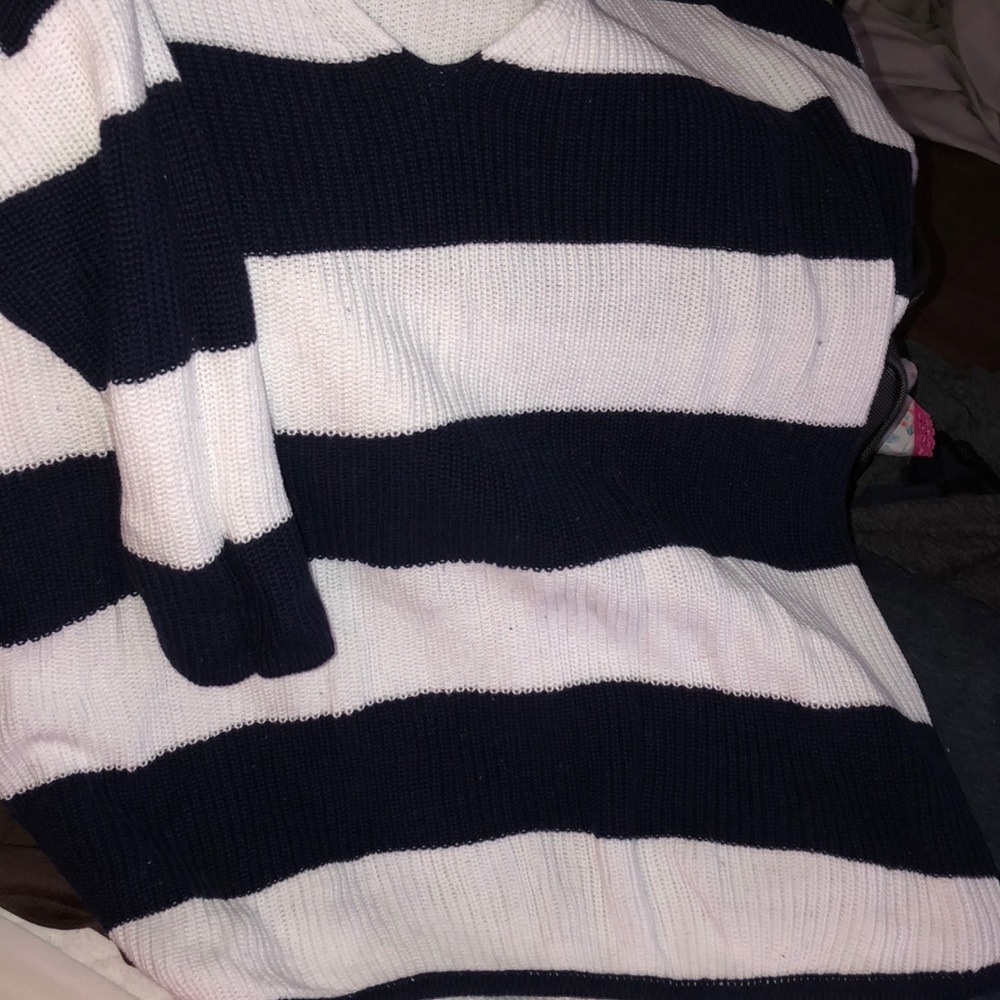 Express sweater - Picture 3 of 3